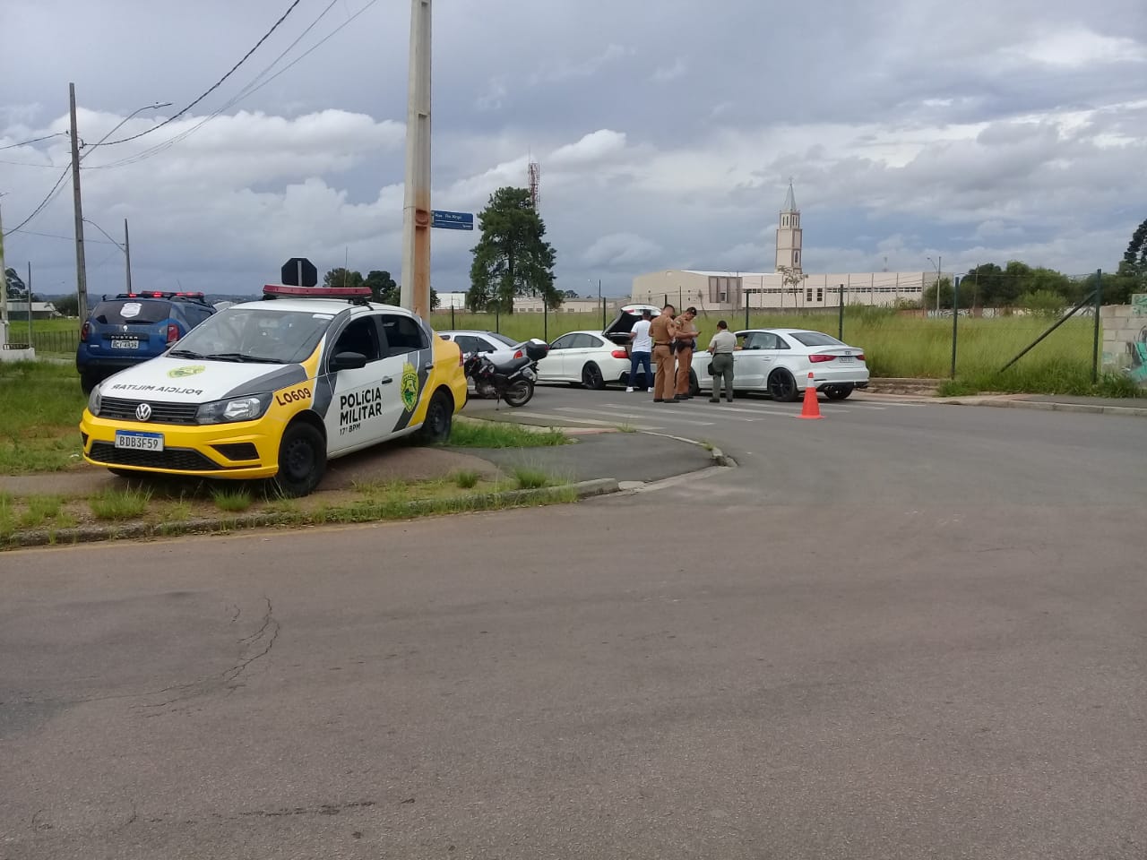 Em Fazenda Rio Grande na RMC PM e outros agentes de segurança