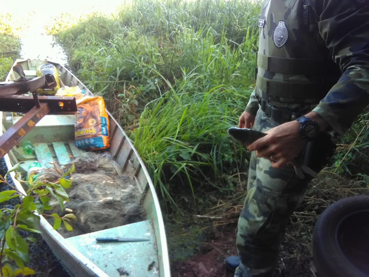 Pol Cia Ambiental Prende Quatro Homens E Apreende Quilos De Peixes