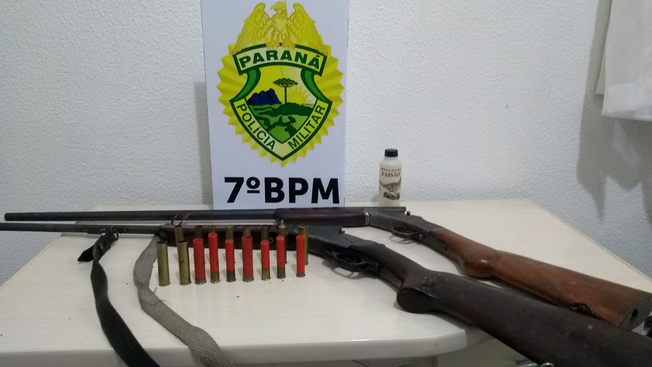 Em Tuneiras Do Oeste PR PM Apreende Seis Armas De Fogo E Dois Homens