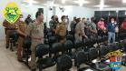 Policiais militares que auxiliaram no resgate de vítimas de embarcação que virou no Rio Ivaí são homenageados