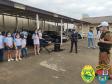 Crianças fazem homenagem a policiais militares em Telêmaco Borba, nos Campos Gerais