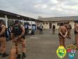 Crianças fazem homenagem a policiais militares em Telêmaco Borba, nos Campos Gerais