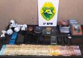 Em ocorrências distintas durante o feriado, PM prende seis pessoas por diversos crimes, apreende arma de fogo e drogas, na cidade de Palmas (PR)