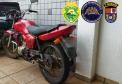 Na região do Norte Pioneiro, policiais militares e civis encaminham suspeito de furto e apreendem duas motocicletas, em ações distintas