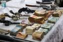PM cumpre 41 mandados e apreende armas e carros de luxo na RMC e Litoral