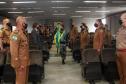 Oficiais e praças recebem a Medalha de Mérito do Comando-Geral durante solenidade em Curitiba