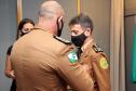 Oficiais e praças recebem a Medalha de Mérito do Comando-Geral durante solenidade em Curitiba
