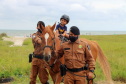 Ciclo de exposições da PM atrai dezenas de crianças e adultos nas praias do Litoral