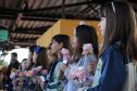 Curitiba, 11 de maio de 2018. 11-05-2018 Entrega de rosas em homenagem ao Dia das Mães