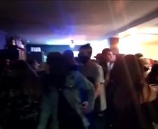 AIFU dispersa 2,2 mil pessoas e fecha 10 comércios em Curitiba