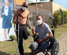 Família de policial militar vítima de Covid doa prótese para soldado que perdeu parte da perna em confronto na RMC