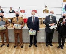 Entrega de medalhas e entrada de novos integrantes marca aniversário de três anos da Academia de Letras da PM