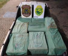 No Oeste do estado, PM e PF apreendem grande quantidade de contrabando e encaminham dois suspeitos
