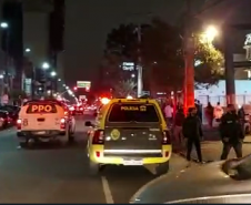  Fiscalização dispersa 1,5 mil pessoas e fecha seis estabelecimentos em Curitiba