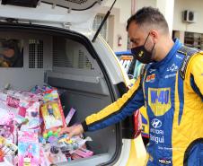 PM faz campanha de arrecadação de brinquedos para o Dia das Crianças em Curitiba