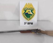 Em ocorrências distintas durante o feriado, PM prende seis pessoas por diversos crimes, apreende arma de fogo e drogas, na cidade de Palmas (PR)