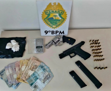Em ocorrências diferentes, PM encaminha três por tráfico de drogas e apreende duas armas de fogo, em Paranaguá (PR)