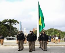 Pira do Fogo Simbólico da Pátria é acendida durante cerimônia de abertura da Semana da Pátria em Curitiba