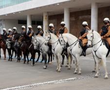 Pira do Fogo Simbólico da Pátria é acendida durante cerimônia de abertura da Semana da Pátria em Curitiba