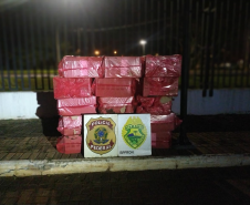 Durante Operação Hórus, PM e PF apreendem cerca de R$ 400 mil em cigarros contrabandeados, em Guaíra (PR)