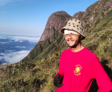 Operação do Corpo de Bombeiros salva homem perdido há seis dias no Pico Paraná 