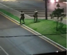 Quadrilha é surpreendida ao tentar roubar bancos e cinco são mortos em confronto com a PM em Três Barras do Paraná, no Oeste estado