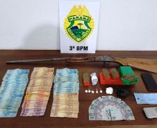 No Sudoeste do estado, PM recupera dois carros e apreende mais de um quilo de maconha e uma arma de fogo