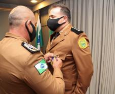 Oficiais e praças recebem a Medalha de Mérito do Comando-Geral durante solenidade em Curitiba