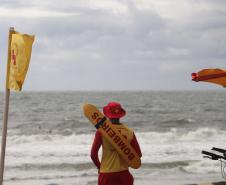 Corpo de Bombeiros faz mais de 9 mil orientações e 15 resgates no Litoral no final de semana