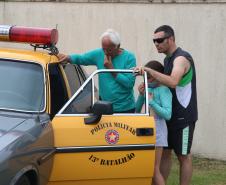 Ciclo de exposições da PM atrai dezenas de crianças e adultos nas praias do Litoral