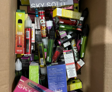 AIFU apreende produtos contrabandeados e fecha um ponto comercial em Curitiba