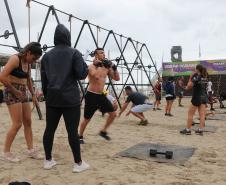 Desafio Cross Games estimula confraternização entre policiais militares e bombeiros nas areias de Caiobá