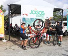 Mais de 200 ciclistas de todo Paraná participam junto com a PM de desafio de 27 quilômetros, no litoral