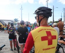 Mais de 200 ciclistas de todo Paraná participam junto com a PM de desafio de 27 quilômetros, no litoral