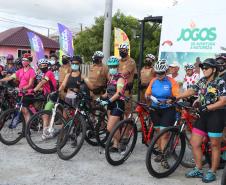 Mais de 200 ciclistas de todo Paraná participam junto com a PM de desafio de 27 quilômetros, no litoral