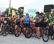 Mais de 200 ciclistas de todo Paraná participam junto com a PM de desafio de 27 quilômetros, no litoral