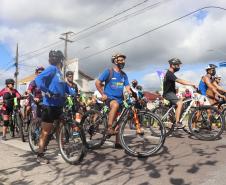 Mais de 200 ciclistas de todo Paraná participam junto com a PM de desafio de 27 quilômetros, no litoral