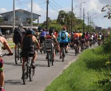 Mais de 200 ciclistas de todo Paraná participam junto com a PM de desafio de 27 quilômetros, no litoral