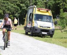 Mais de 200 ciclistas de todo Paraná participam junto com a PM de desafio de 27 quilômetros, no litoral