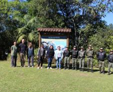 O plantio na Grande Reserva Mata Atlântica, não poderia ser mais simbólica