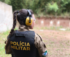 Efetivo do BPTran realiza habilitação e renovação para emprego de armas de fogo de porte