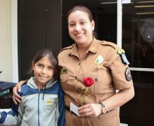 Curitiba, 11 de maio de 2018. Entrega de Flores em Homenagem ao Dia das Mães