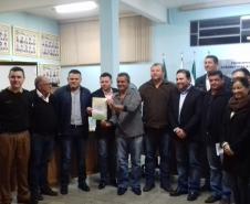 Policial é homenageado após controlar caminhão desgovernado em Ibaiti e evitar acidente