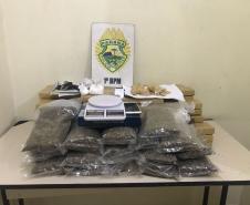 PM apreende mais de 200 quilos de maconha e encaminha três homens em Ponta Grossa (PR)