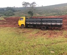 BPRv apreende caminhão com 49 pneus e 29 caixas de Whisky contrabandeados no Oeste do estado