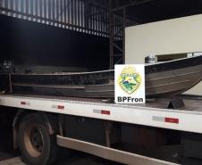 BPFron apreende embarcação, contrabando e cumpre três Mandados de Busca e Apreensão no Oeste do estado