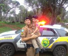 Menina de quatro anos ganha presente de policiais militares do Centro-Sul do Paraná