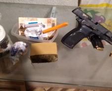 Arma de fogo e drogas são apreendidas na Região Metropolitana de Curitiba (RMC)