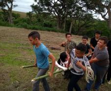 Acampamento marca o final de semana de alunos do projeto Bombeiro Mirim no Norte Pioneiro do Estado