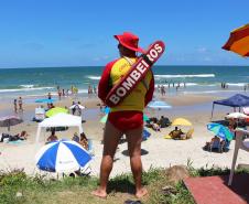 Orientações e advertências a banhistas aumentam nos primeiros 10 dias da Operação Verão Paraná 2018/2019, diz Corpo de Bombeiros